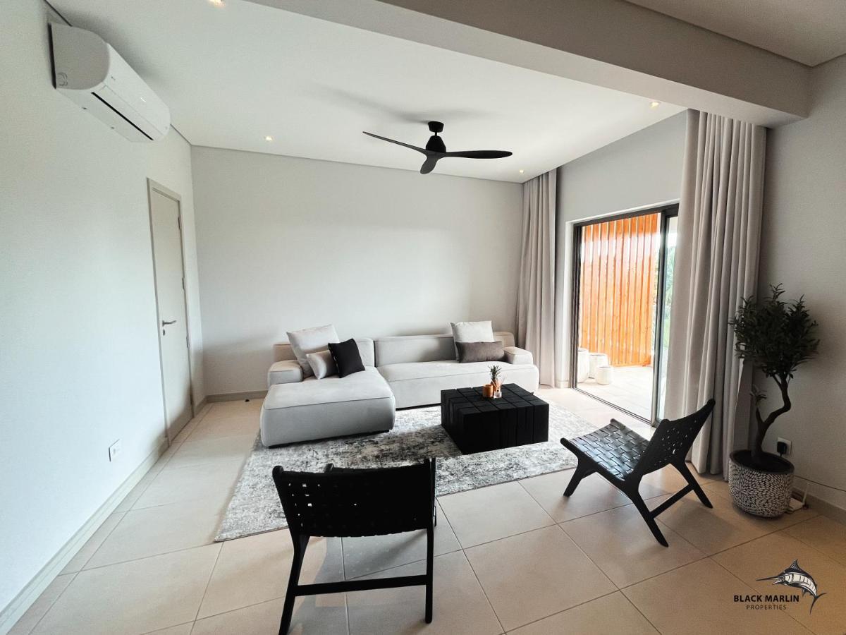 Black Marlin Apartments Pereybere Beach Exterior photo